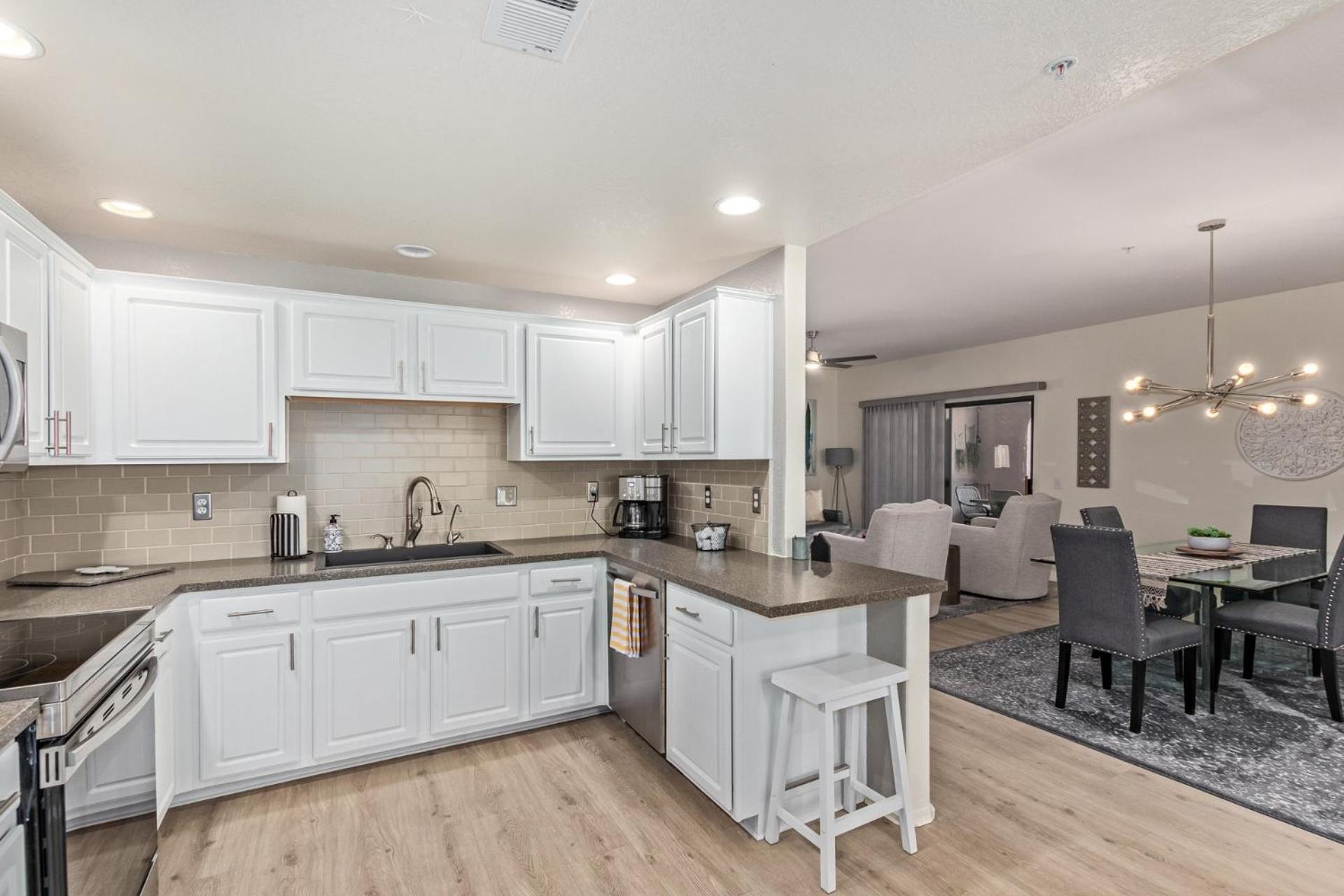 Apartment Stunning 3 Bedroom In The Heart Of