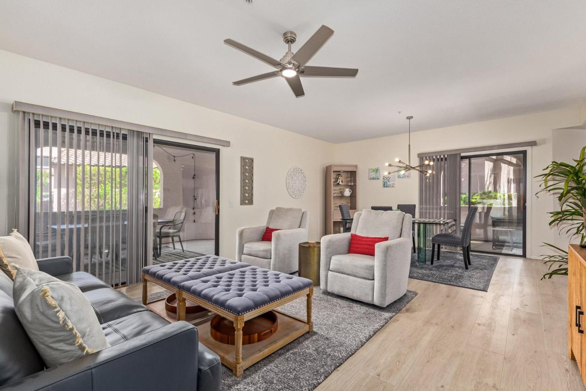 Apartment Stunning 3 Bedroom In The Heart Of *
