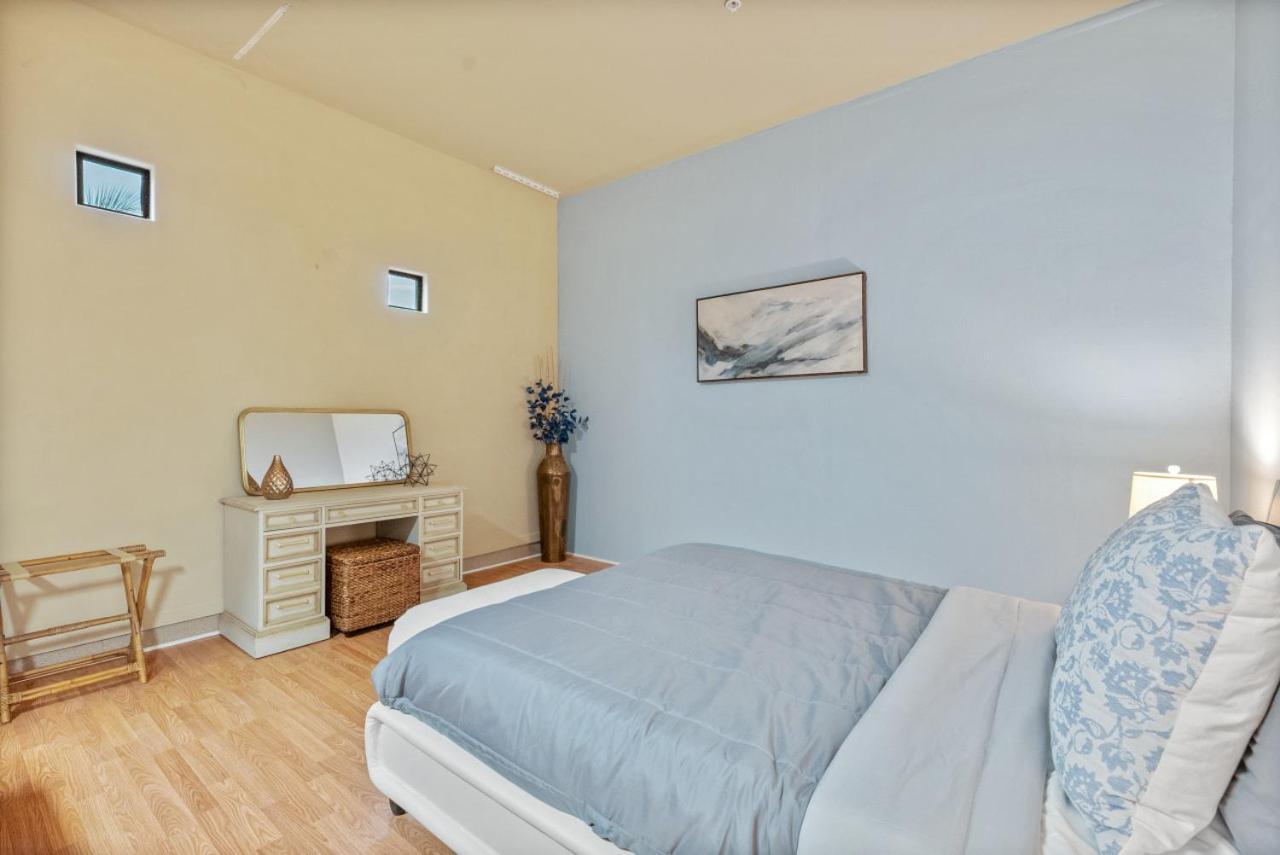 Amazing Views - Pickleball - Golf - Sleeps 25 Villa