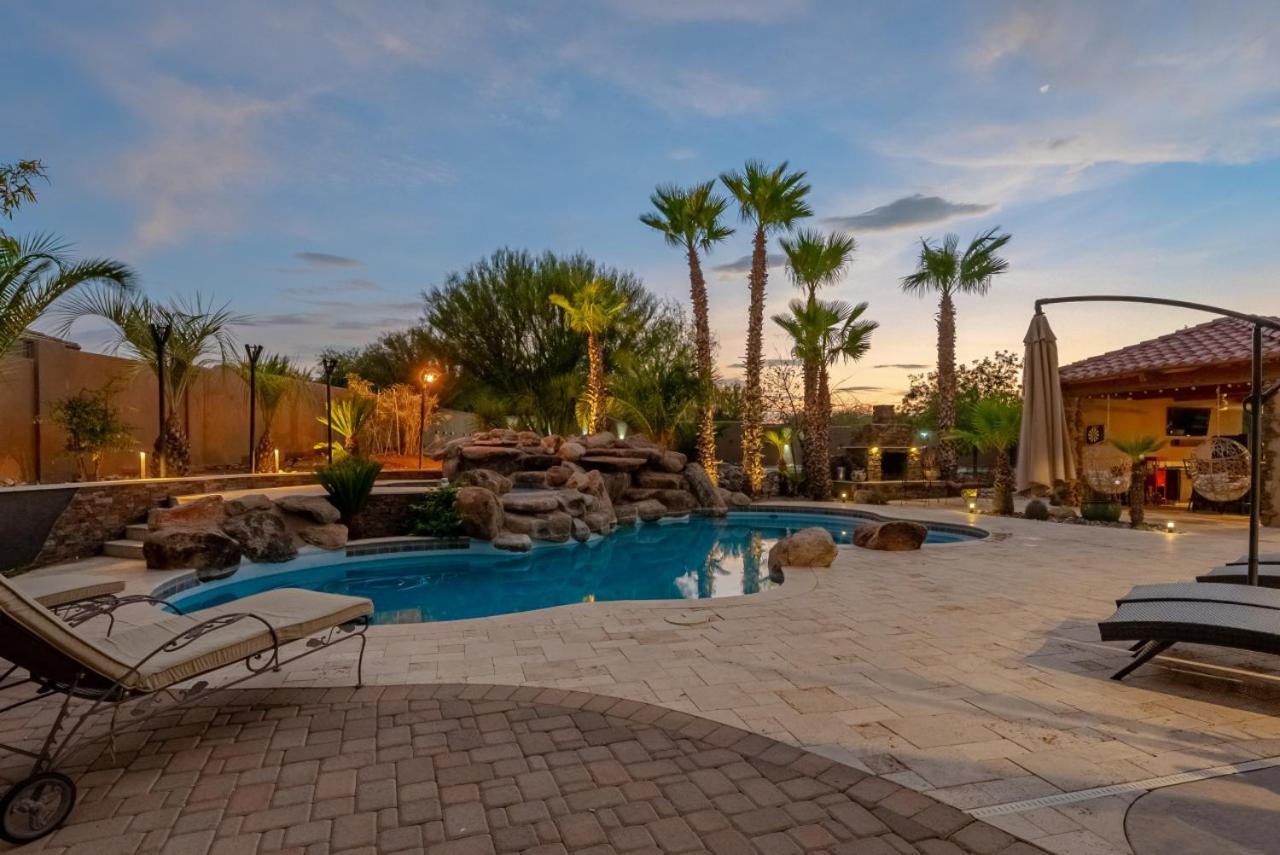 Amazing Views - Pickleball - Golf - Sleeps 25 *