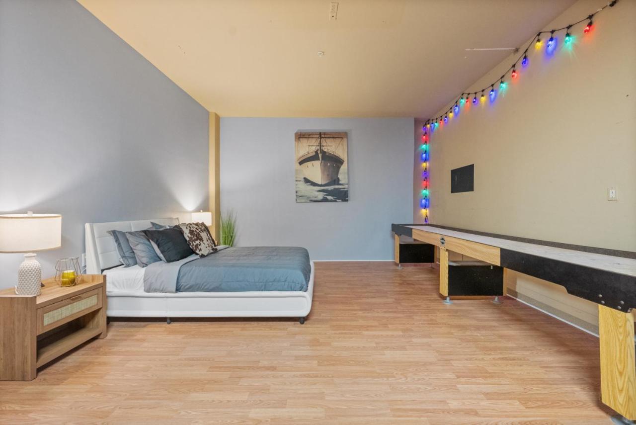 Amazing Views - Pickleball - Golf - Sleeps 25 Villa