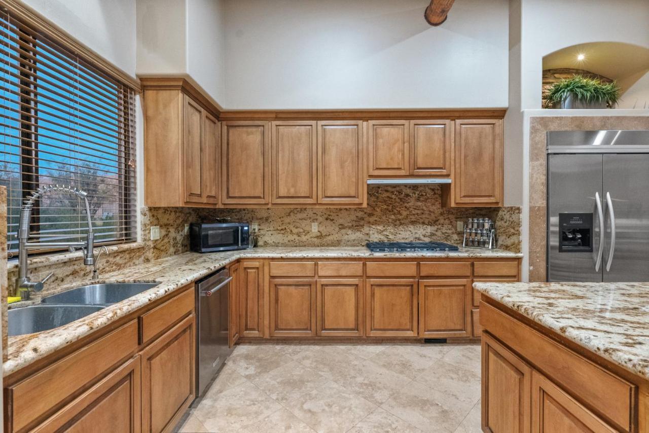 Amazing Views - Pickleball - Golf - Sleeps 25 * Scottsdale