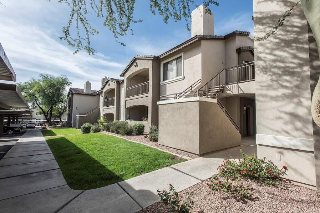 Modern 3-br Near West Gate