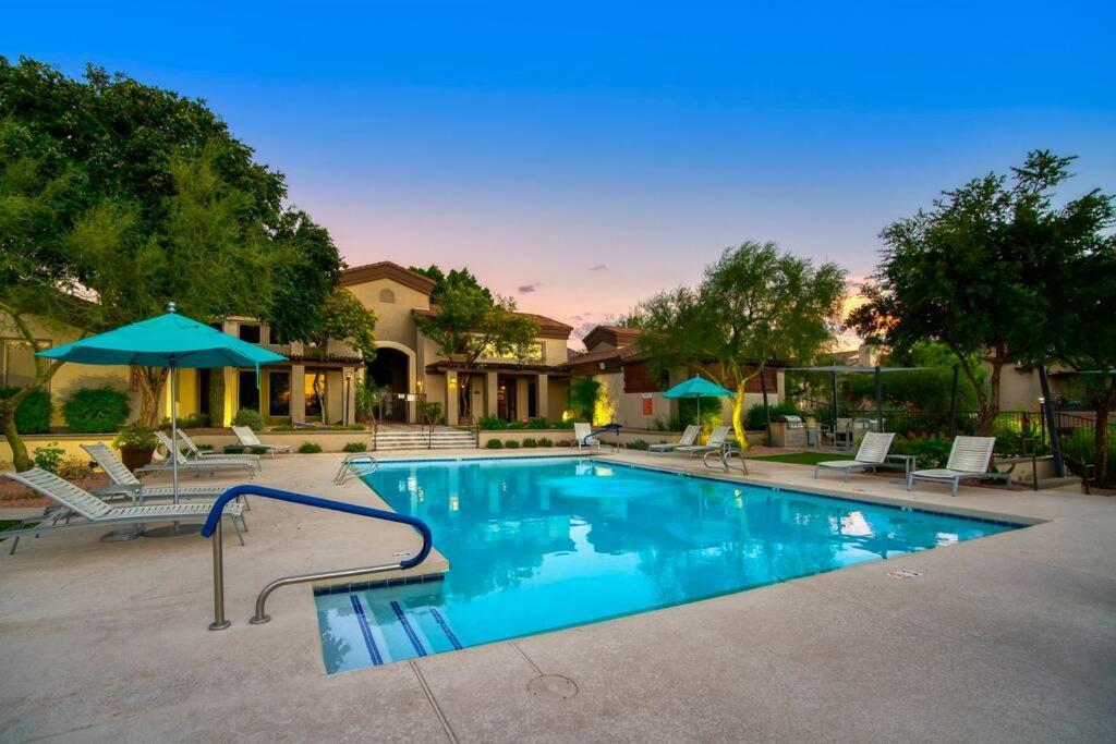 Modern 3-br Near West Gate * Scottsdale