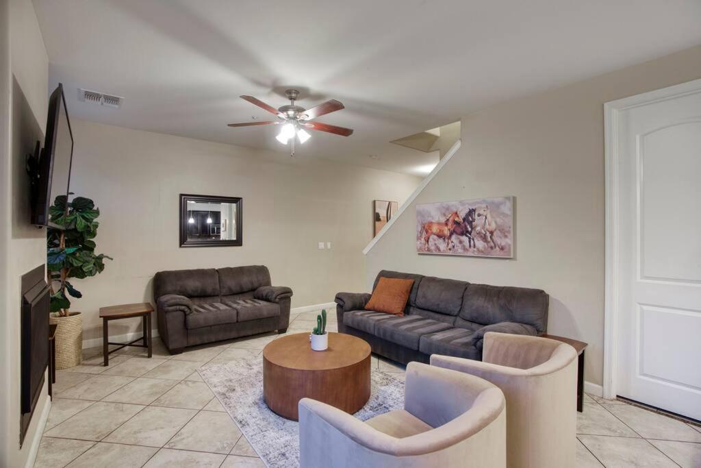 4-br Near Old Town *