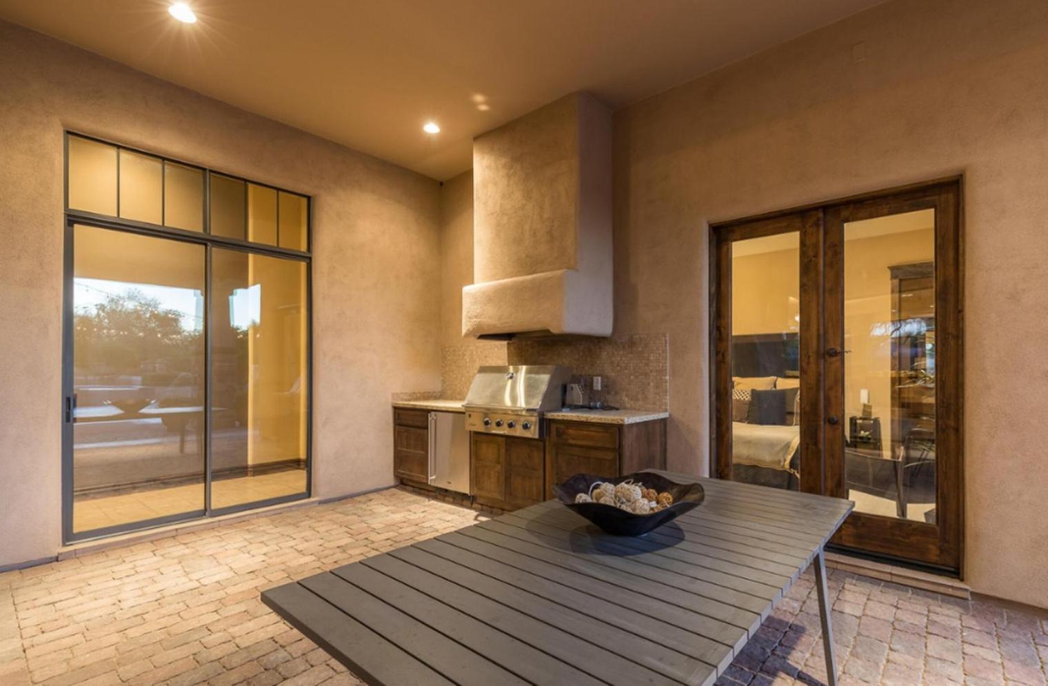 Holiday home Private Pool & Hot Tub, Retreat - Large Luxury Smart Scottsdale