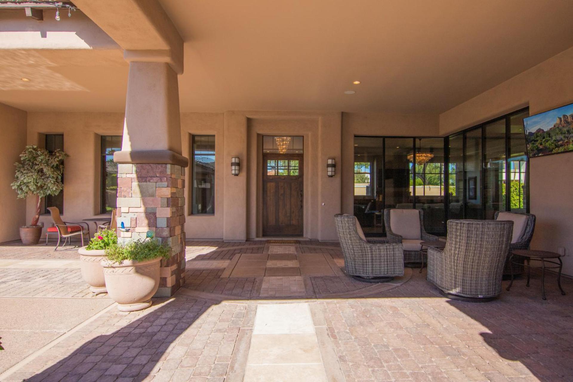 Private Pool & Hot Tub, Retreat - Large Luxury Smart Holiday home Scottsdale