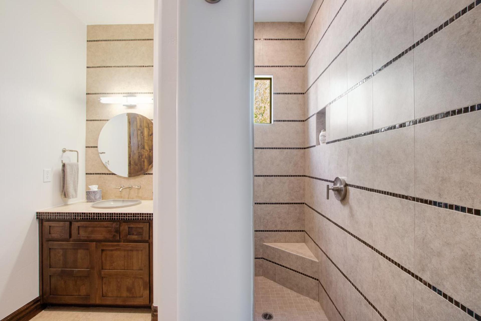Private Pool & Hot Tub, Retreat - Large Luxury Smart *