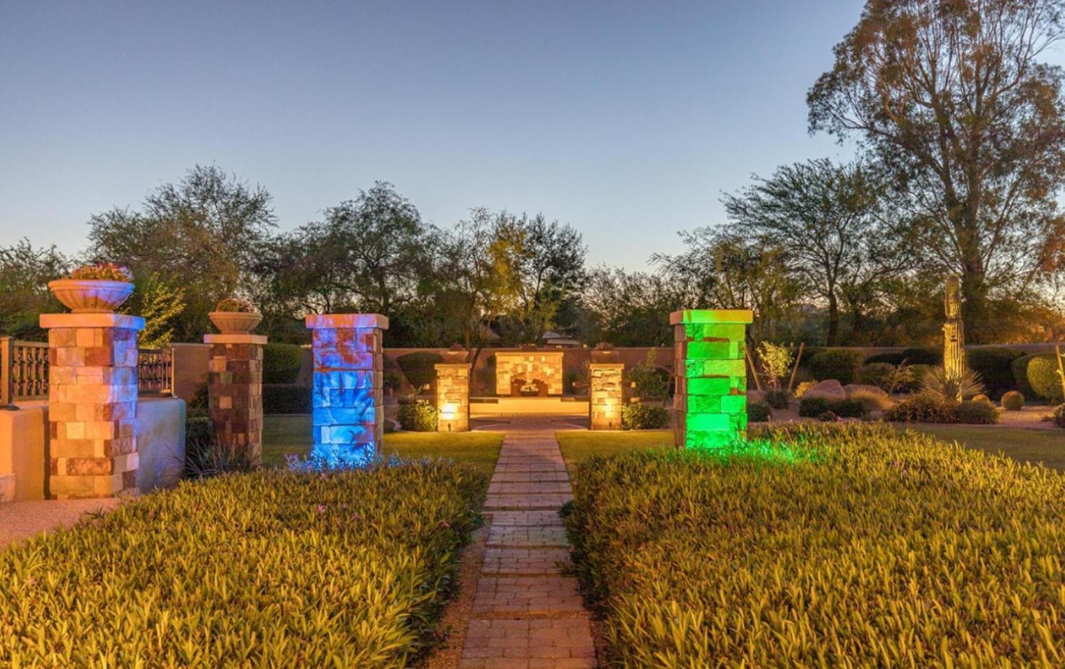Private Pool & Hot Tub, Retreat - Large Luxury Smart Scottsdale