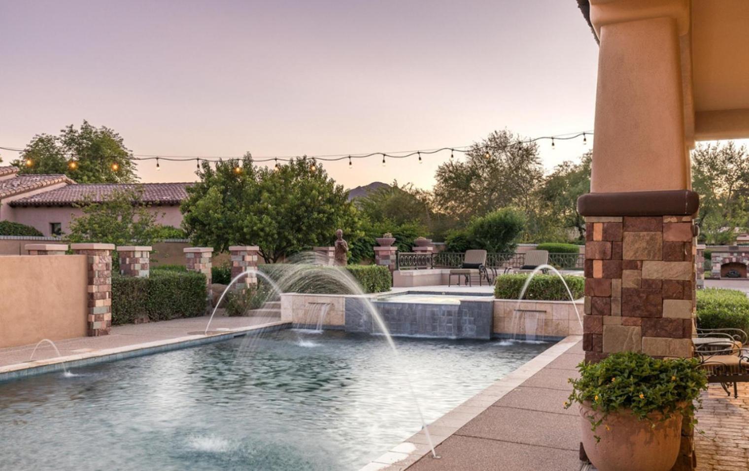 Private Pool & Hot Tub, Retreat - Large Luxury Smart