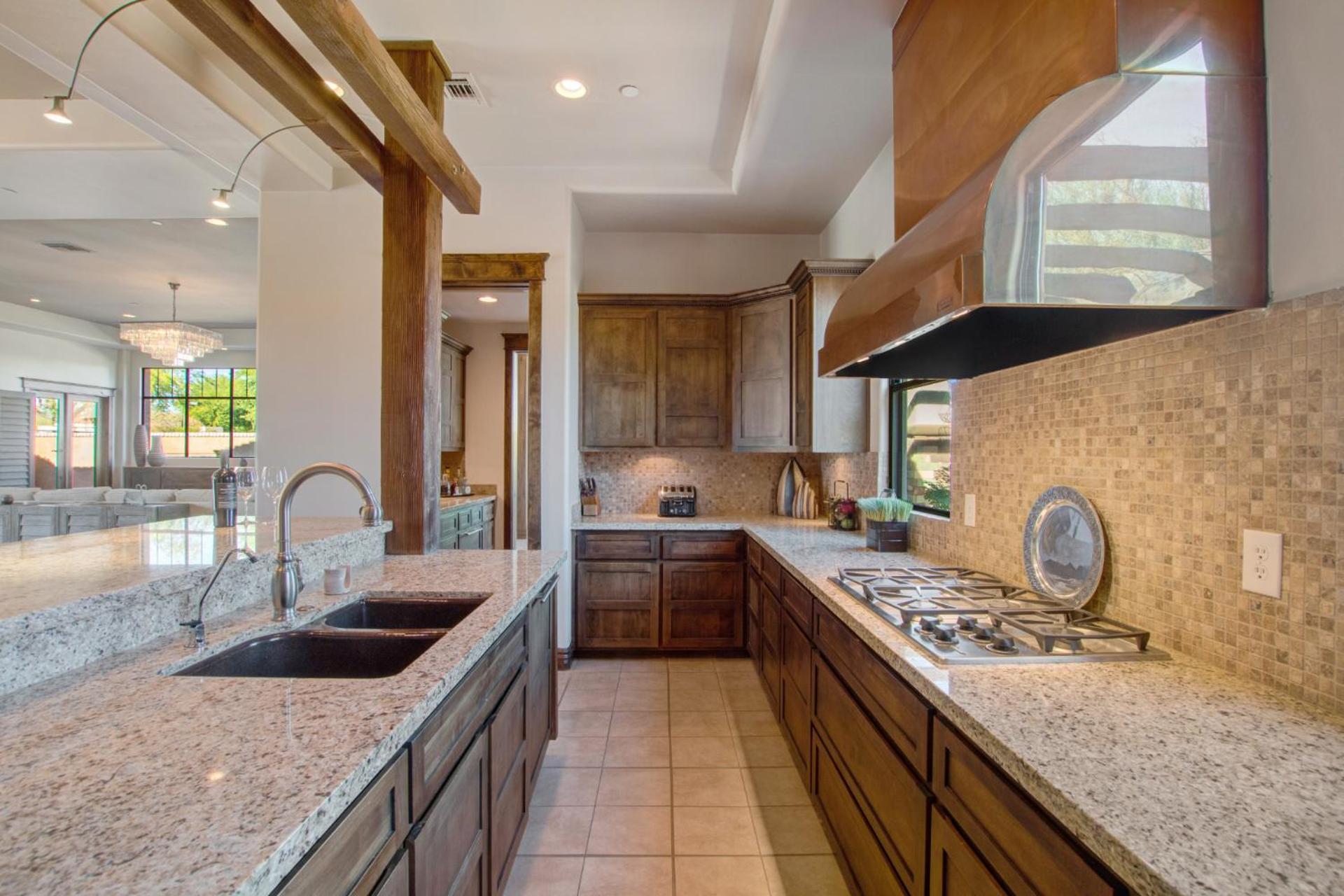 Private Pool & Hot Tub, Retreat - Large Luxury Smart *
