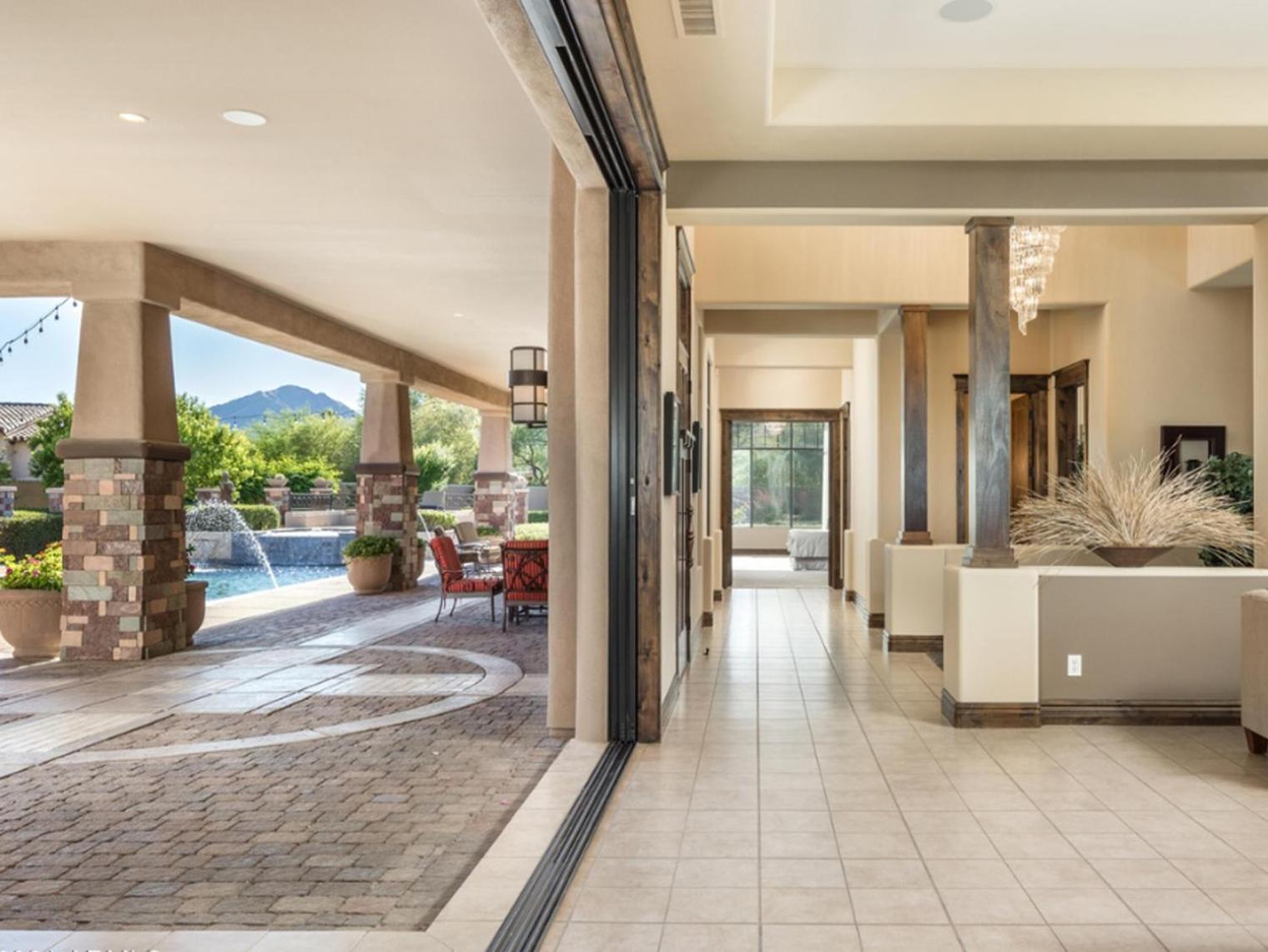 Private Pool & Hot Tub, Retreat - Large Luxury Smart Holiday home Scottsdale