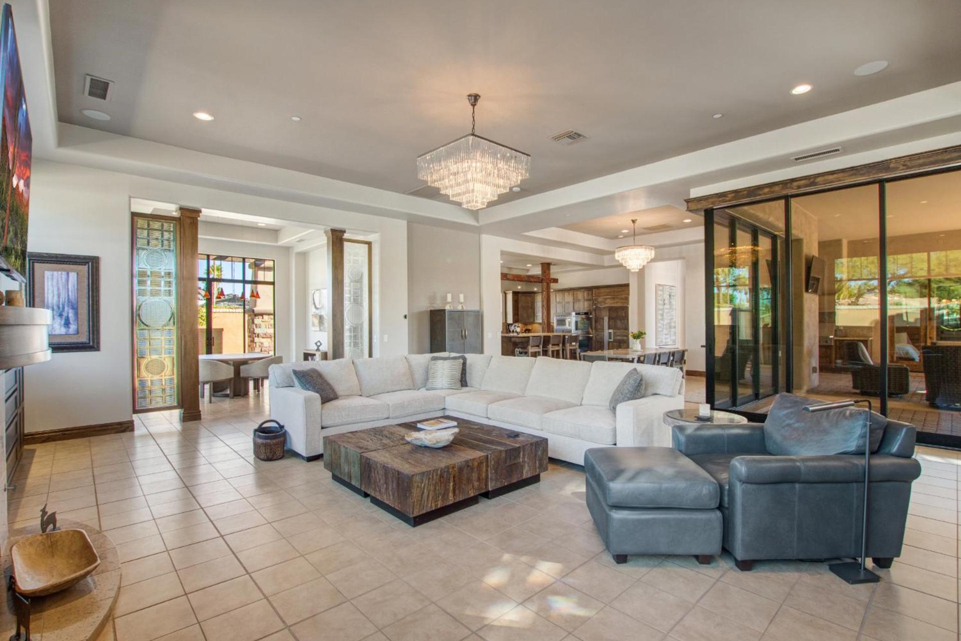 Private Pool & Hot Tub, Retreat - Large Luxury Smart *
