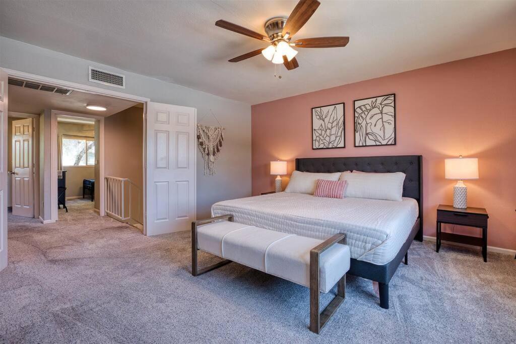 Scott Casa - Walkable To Old Town Scottsdale, Vibrant Space, Inviting Patio! Apartment *