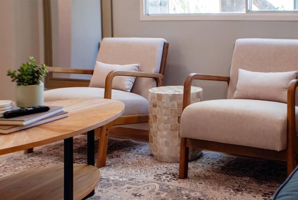 Scott Casa - Walkable To Old Town Scottsdale, Vibrant Space, Inviting Patio! Apartment *