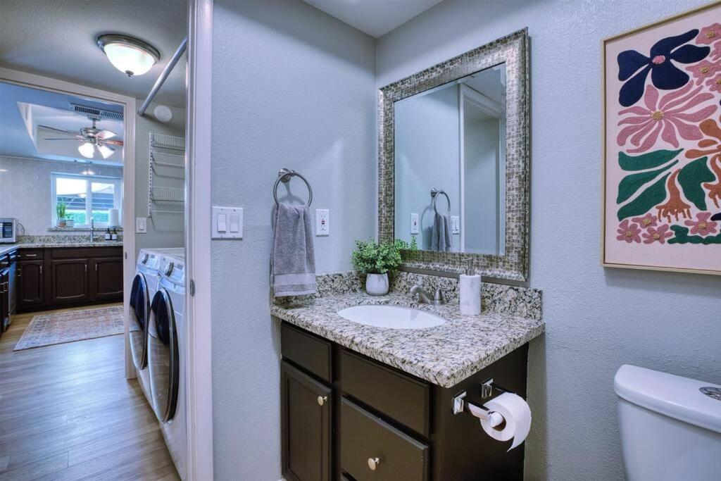Apartment Scott Casa - Walkable To Old Town Scottsdale, Vibrant Space, Inviting Patio! Scottsdale