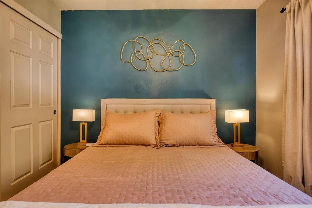 Scott Casa - Walkable To Old Town Scottsdale, Vibrant Space, Inviting Patio! Apartment *