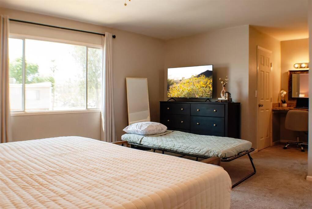 Scott Casa - Walkable To Old Town Scottsdale, Vibrant Space, Inviting Patio! * Scottsdale