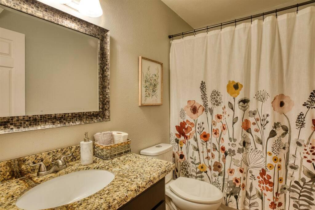 Apartment Scott Casa - Walkable To Old Town Scottsdale, Vibrant Space, Inviting Patio!