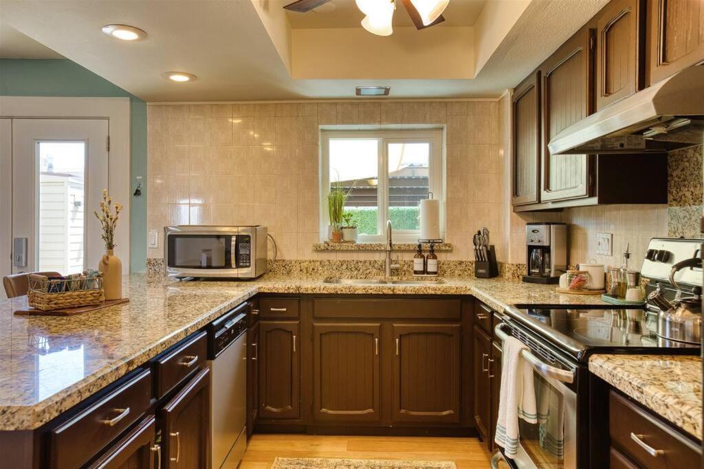 Scott Casa - Walkable To Old Town Scottsdale, Vibrant Space, Inviting Patio! Apartment *