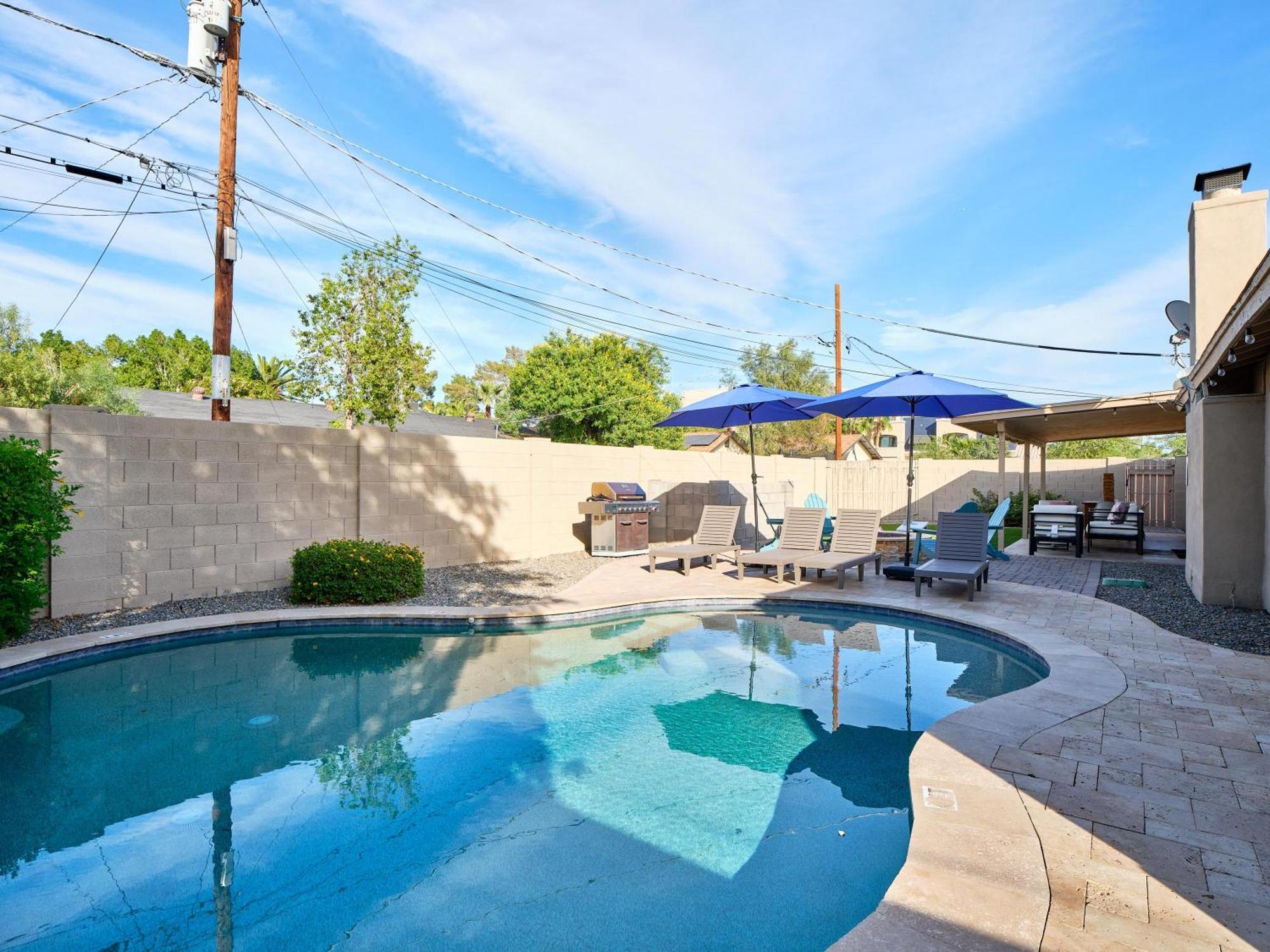 Old Town Saguaro - Private Pool, Fire Pit & Games Holiday home Scottsdale