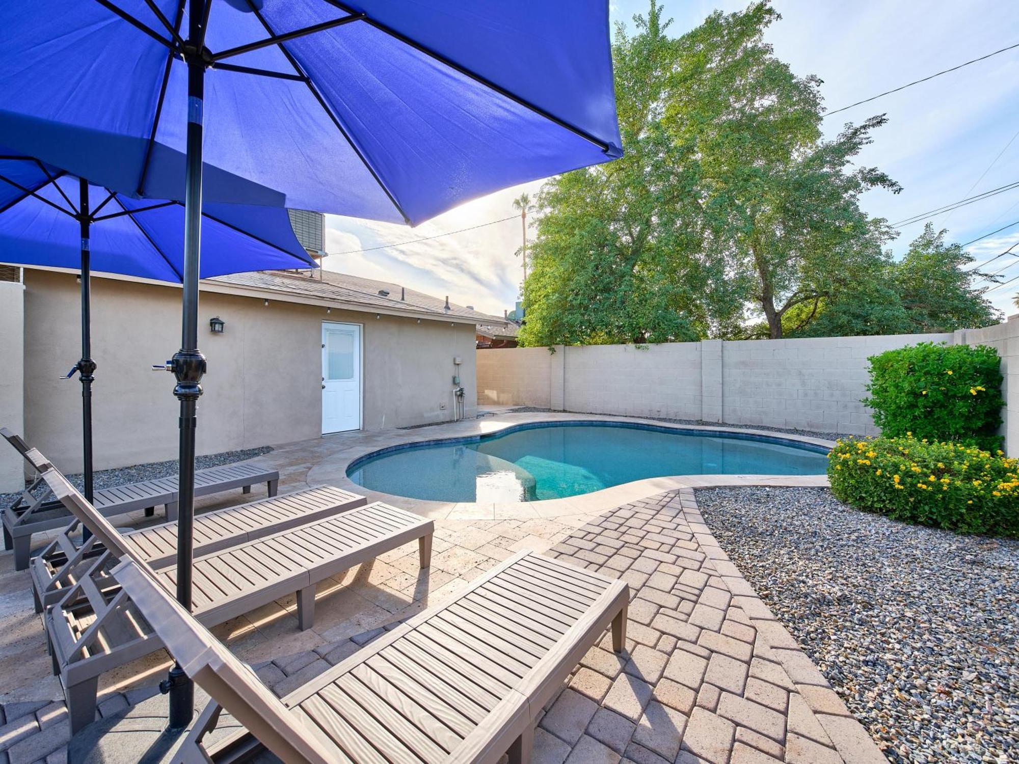 Old Town Saguaro - Private Pool, Fire Pit & Games * Scottsdale