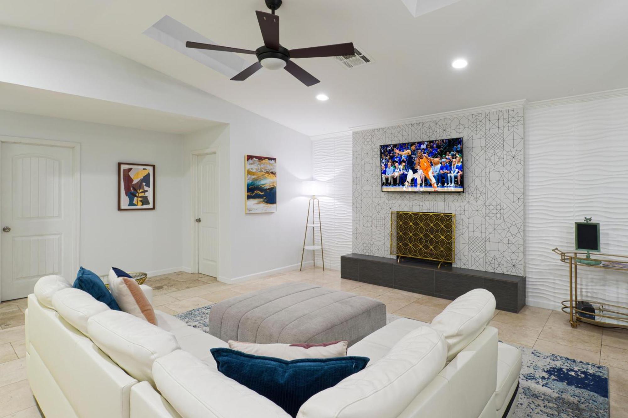 Old Town Saguaro - Private Pool, Fire Pit & Games * Scottsdale