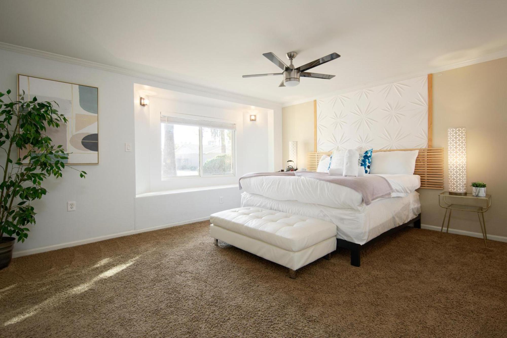 Old Town Saguaro - Private Pool, Fire Pit & Games *