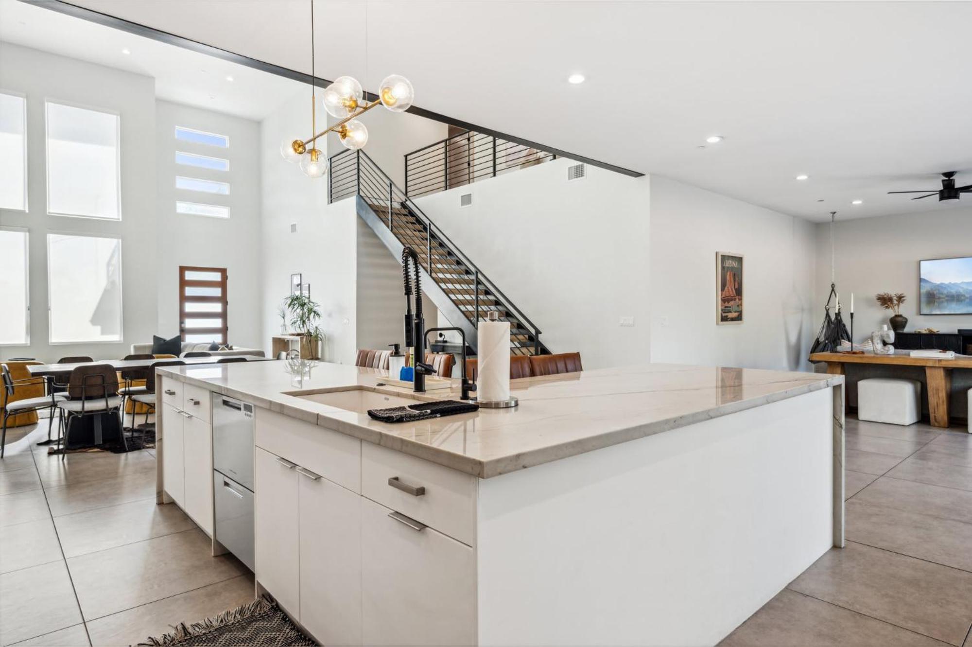 Modern Dreamland In Old Town