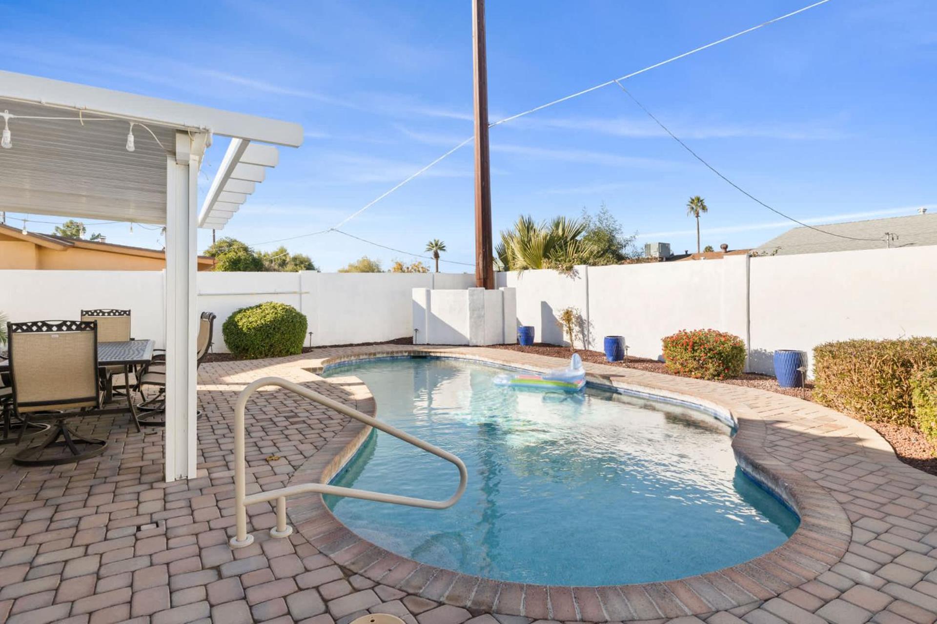 Complimentary Heated Pool Close To Oldtown3br *