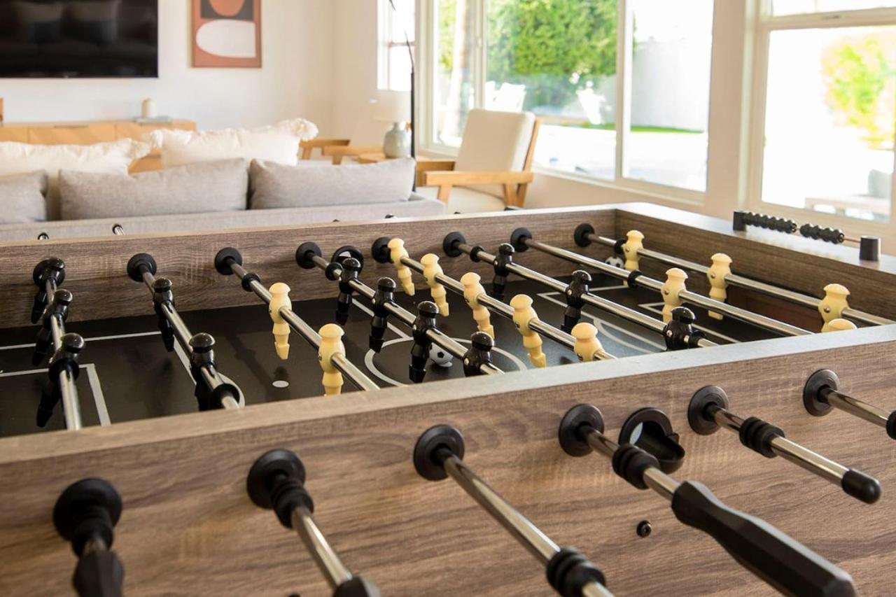 4b Mountain View With Heated Pool And Games Holiday home