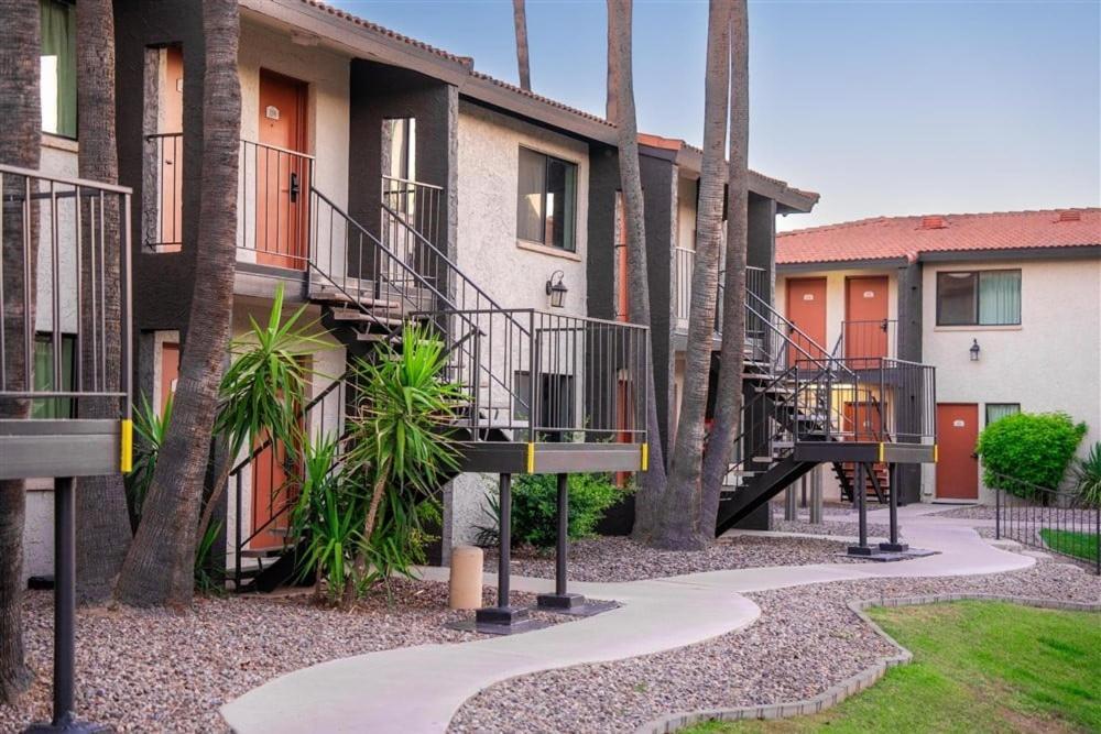 218 Fully Furnished 1br Suite-outdoor Pool