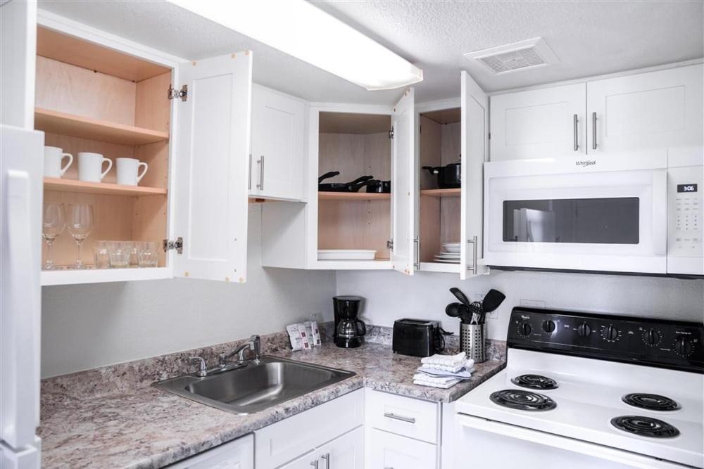 240 Fully Furnished, Wifi Included *