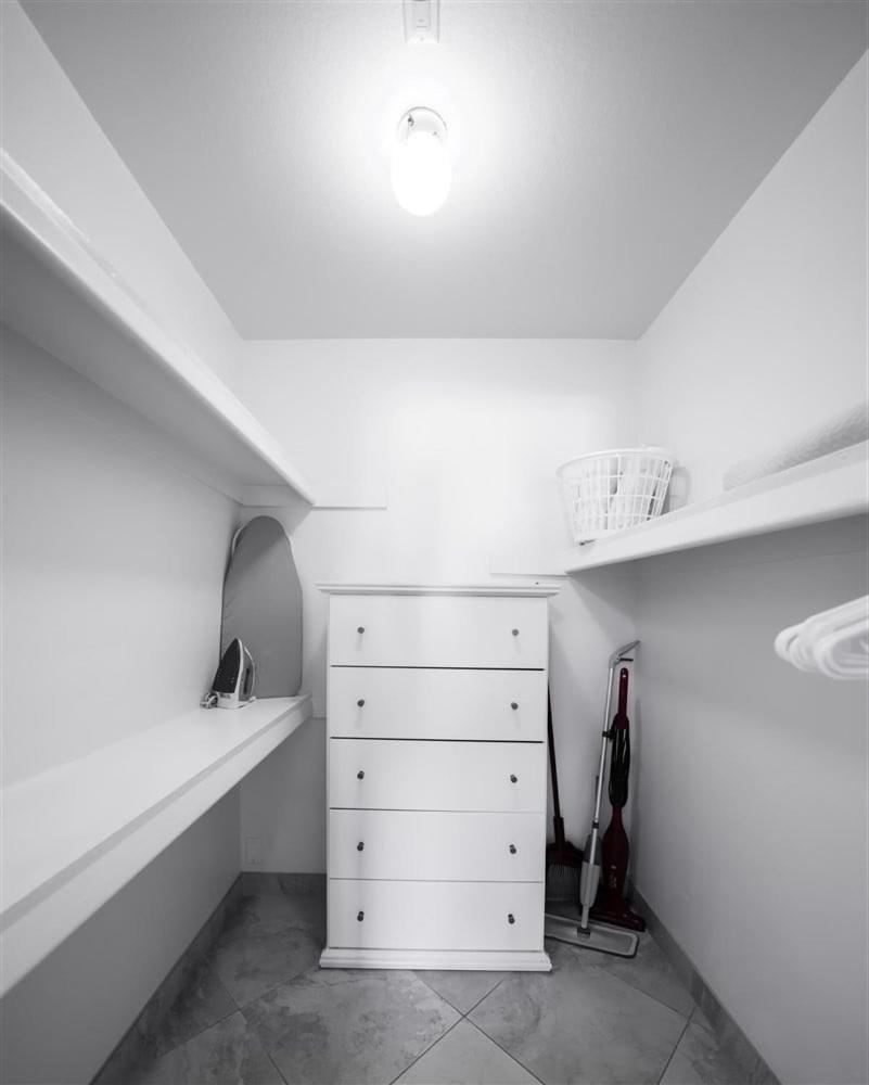 108 Fully Furnished 1br Suite-prime Location Apartment