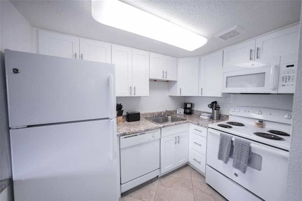 108 Fully Furnished 1br Suite-prime Location Apartment Scottsdale