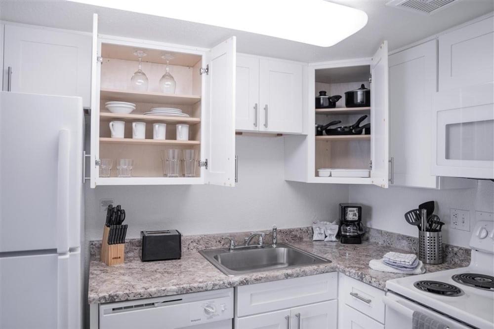 206 Fully Furnished 1br Suite-prime Location * Scottsdale
