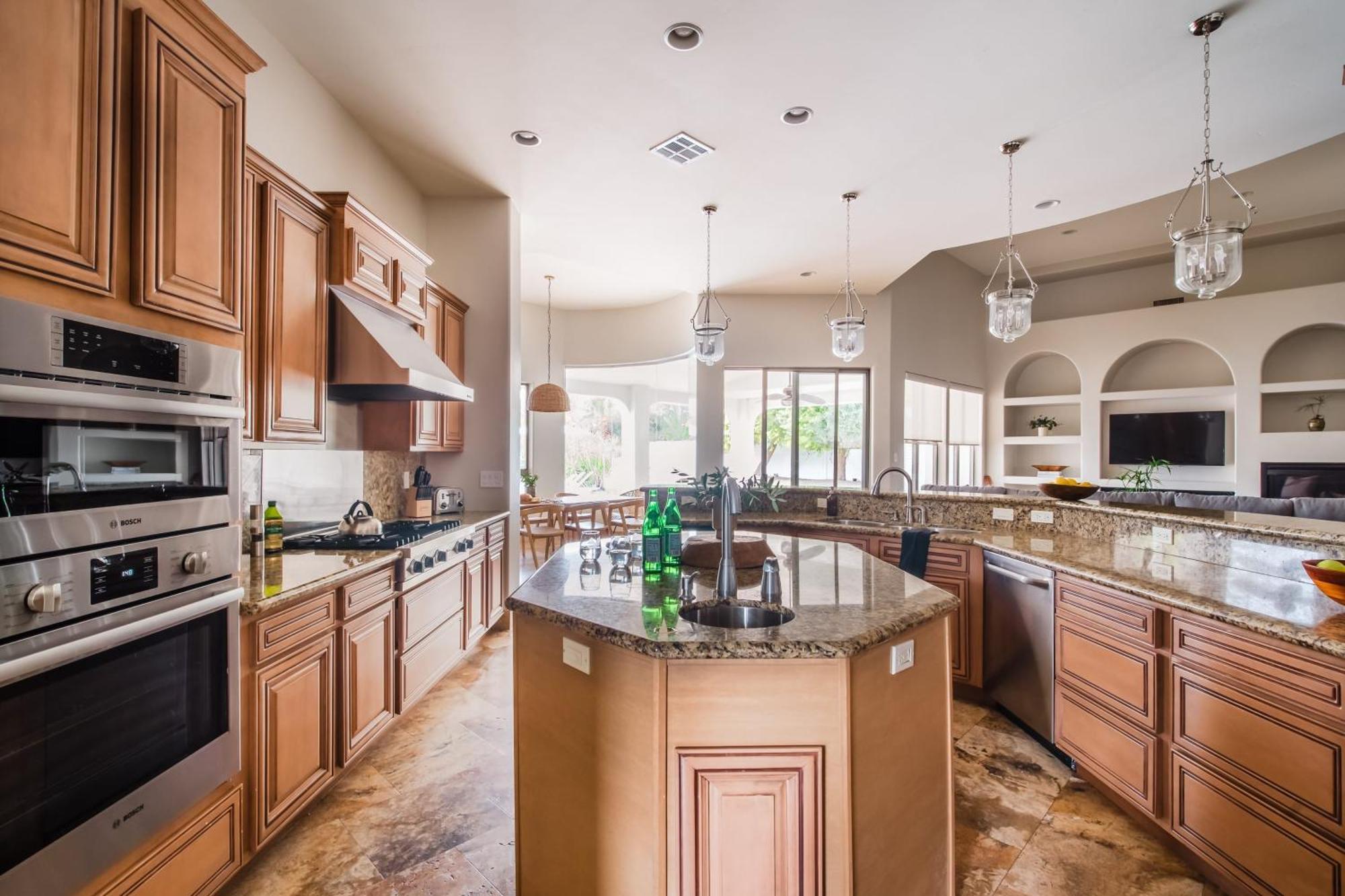 Villa Farrier By Avantstay Spectacular 7br Mediterranean-style Estate W Pool