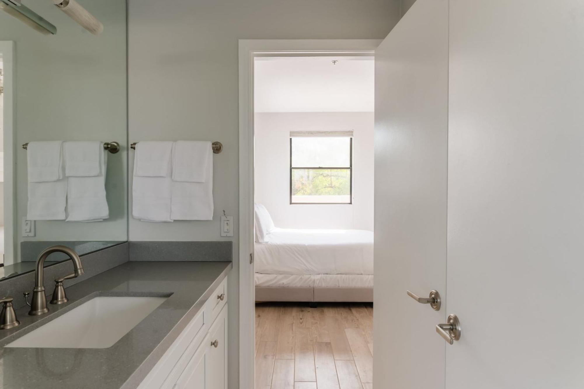 Ivory Ii By Avantstay Gorgeous Spacious W Views Close To Old Town