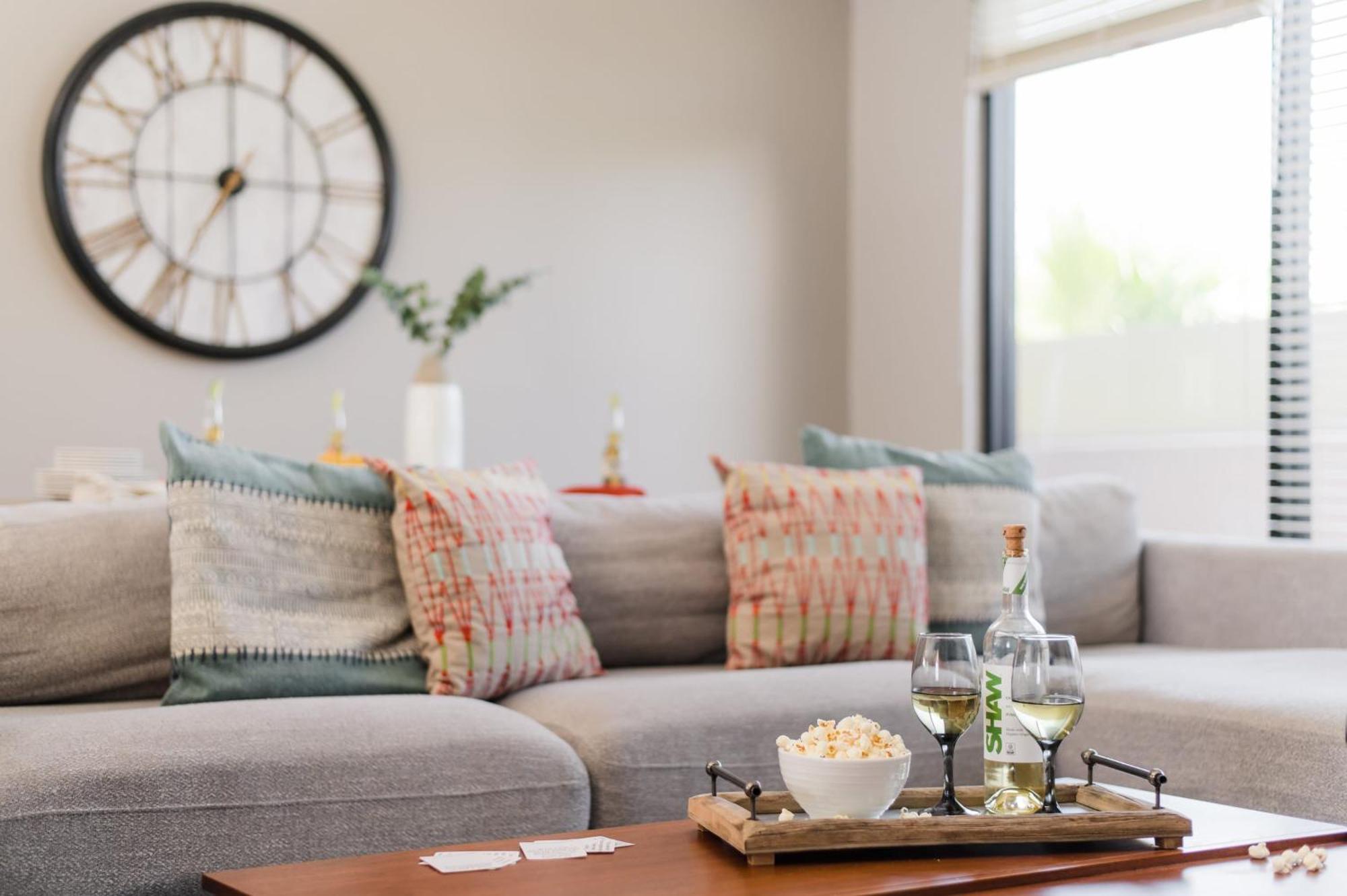 Holiday home Ivory Buyout By Avantstay Two Buyout Near Old Town W Large Patio