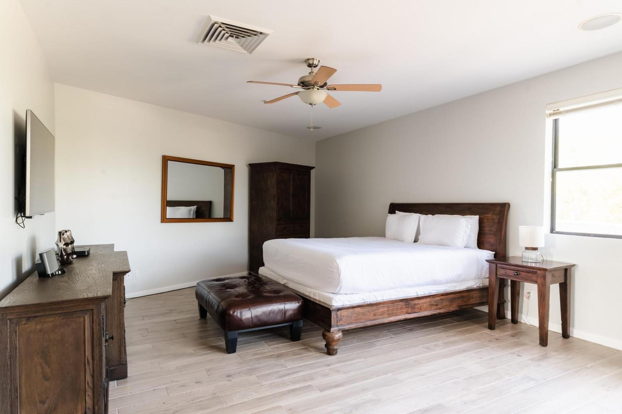 Holiday home Ivory Buyout By Avantstay Two Buyout Near Old Town W Large Patio *