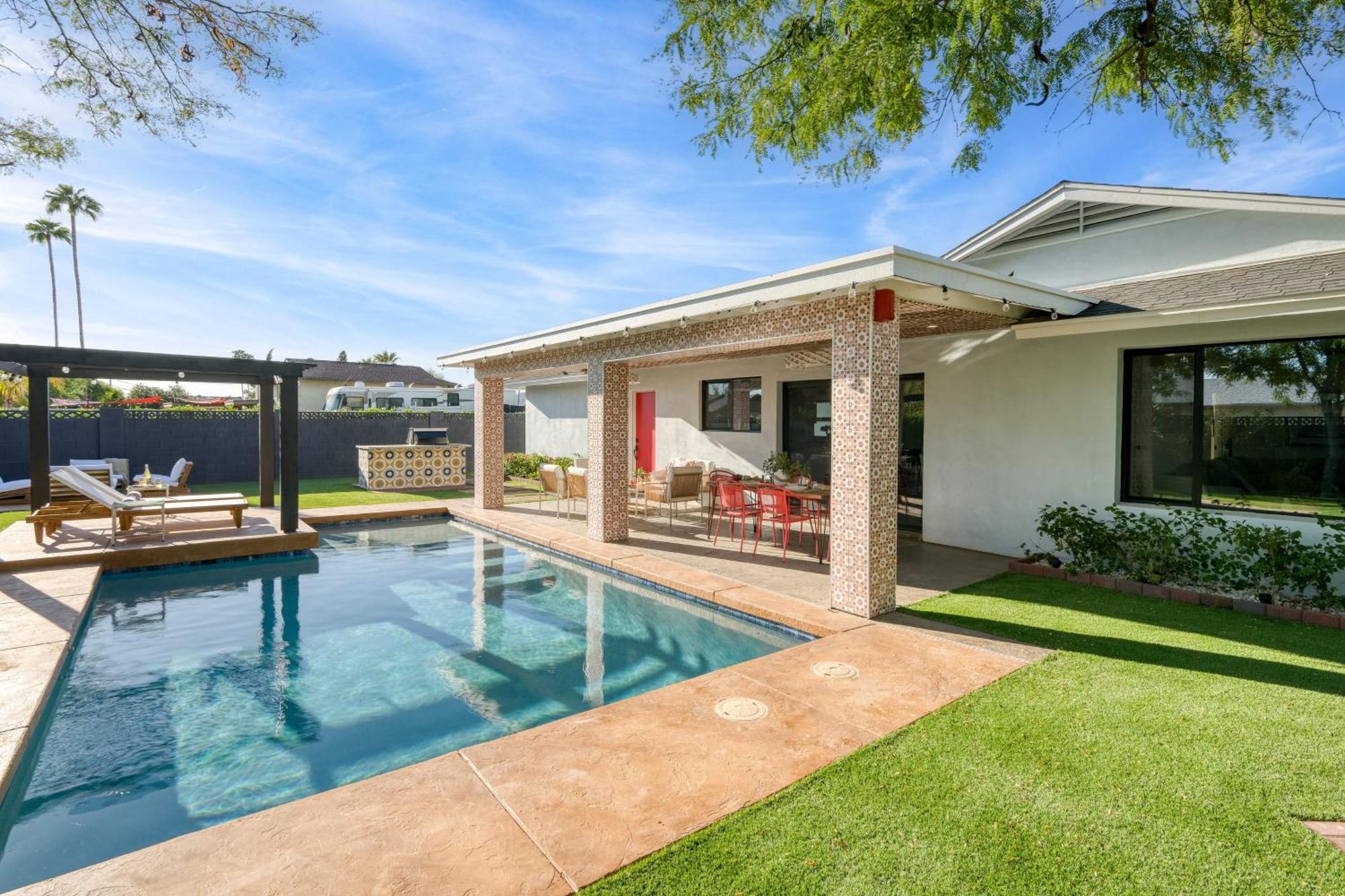 Holiday home Element By Avantstay Pool Firepit Game
