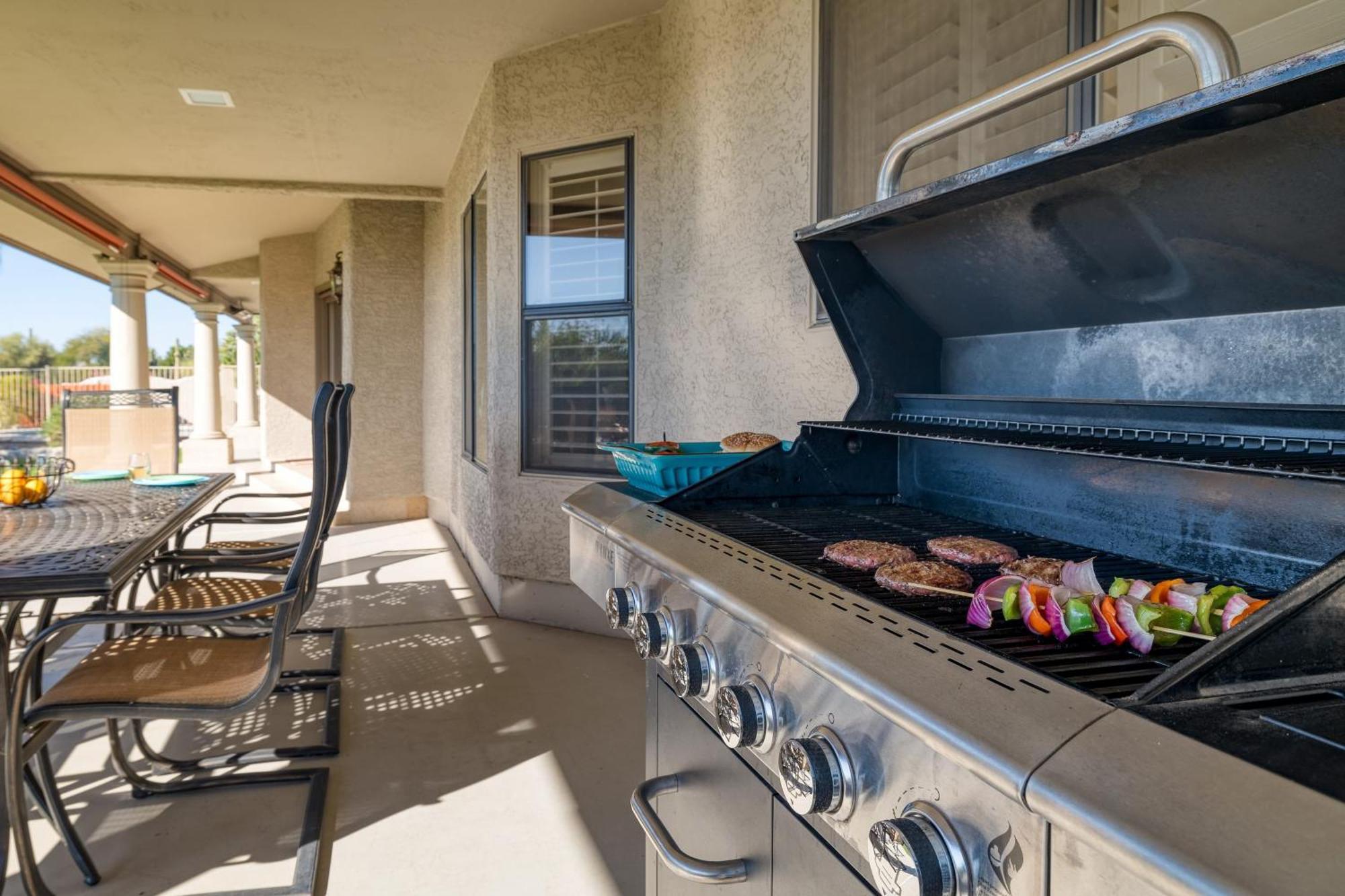 Holiday home Sonoran Sunshine By Avantstay Pool Putting Green Bbq Ping Pong Pool Table Entertainers Wonderland Scottsdale