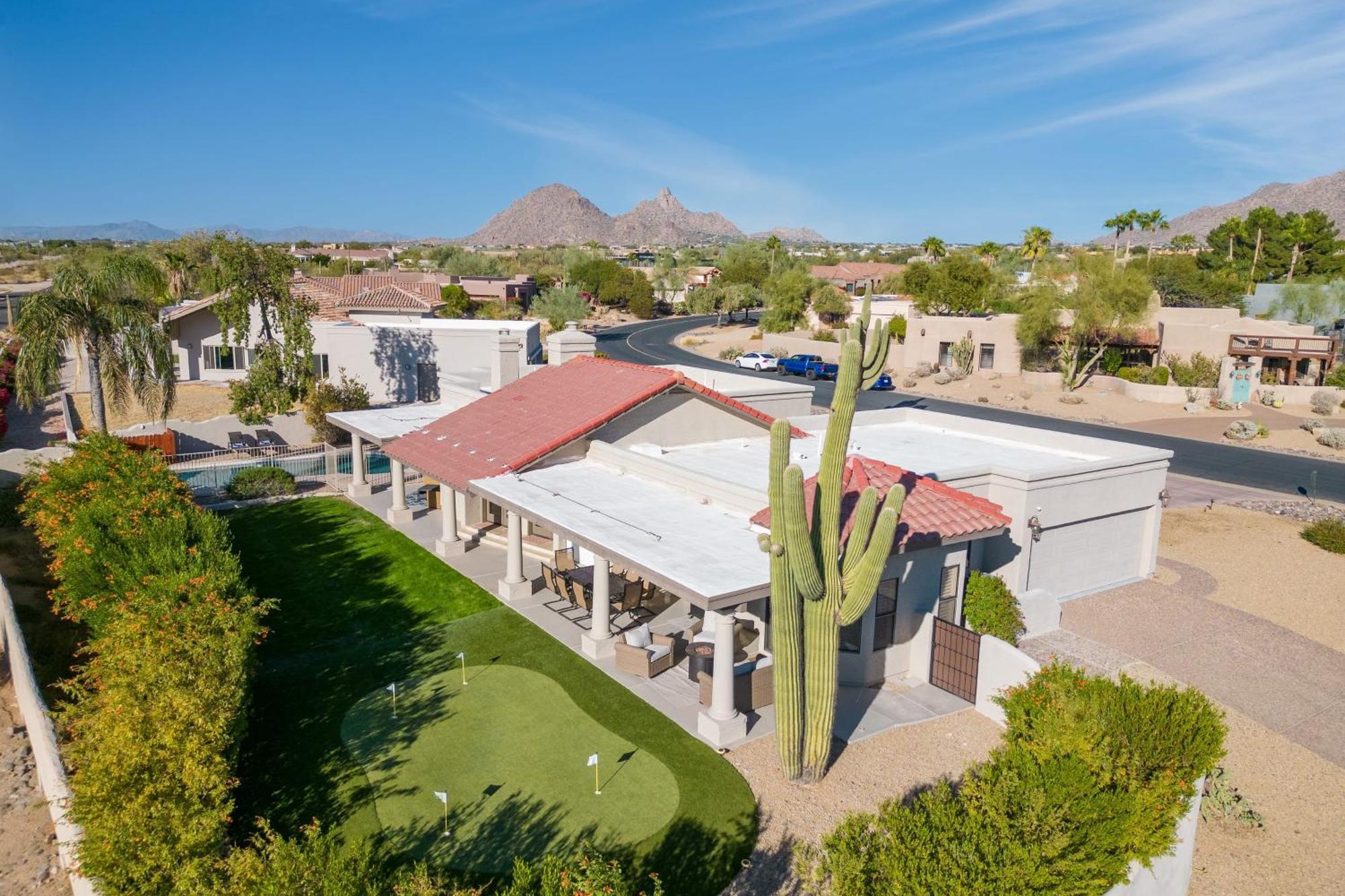 Sonoran Sunshine By Avantstay Pool Putting Green Bbq Ping Pong Pool Table Entertainers Wonderland