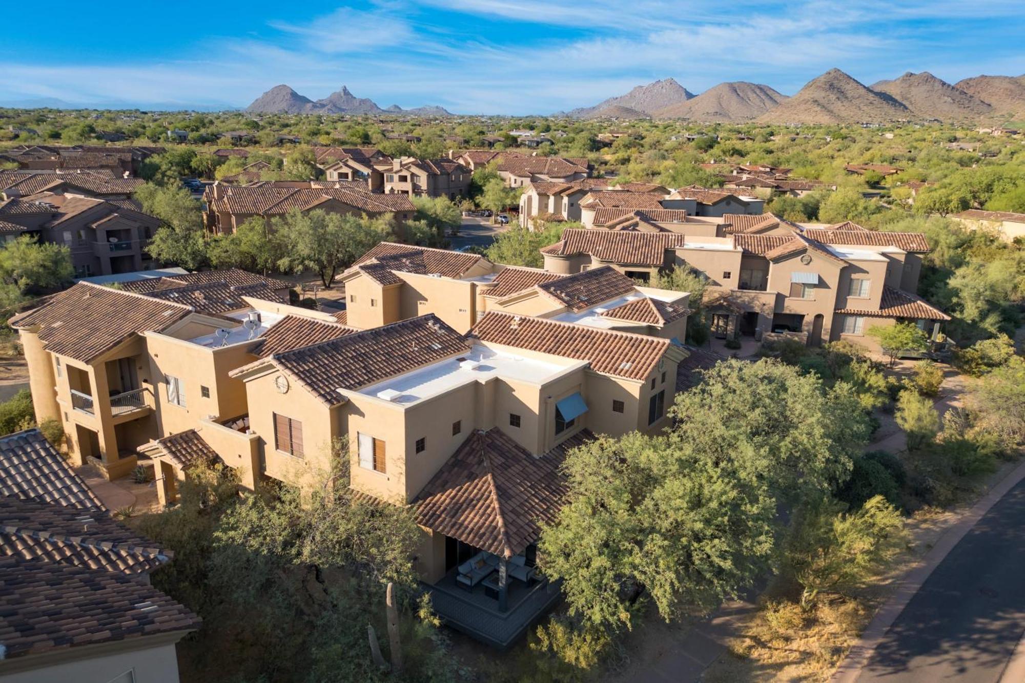 Desert Village Vista By Avantstay Patio W Fire Pit Pool Access *