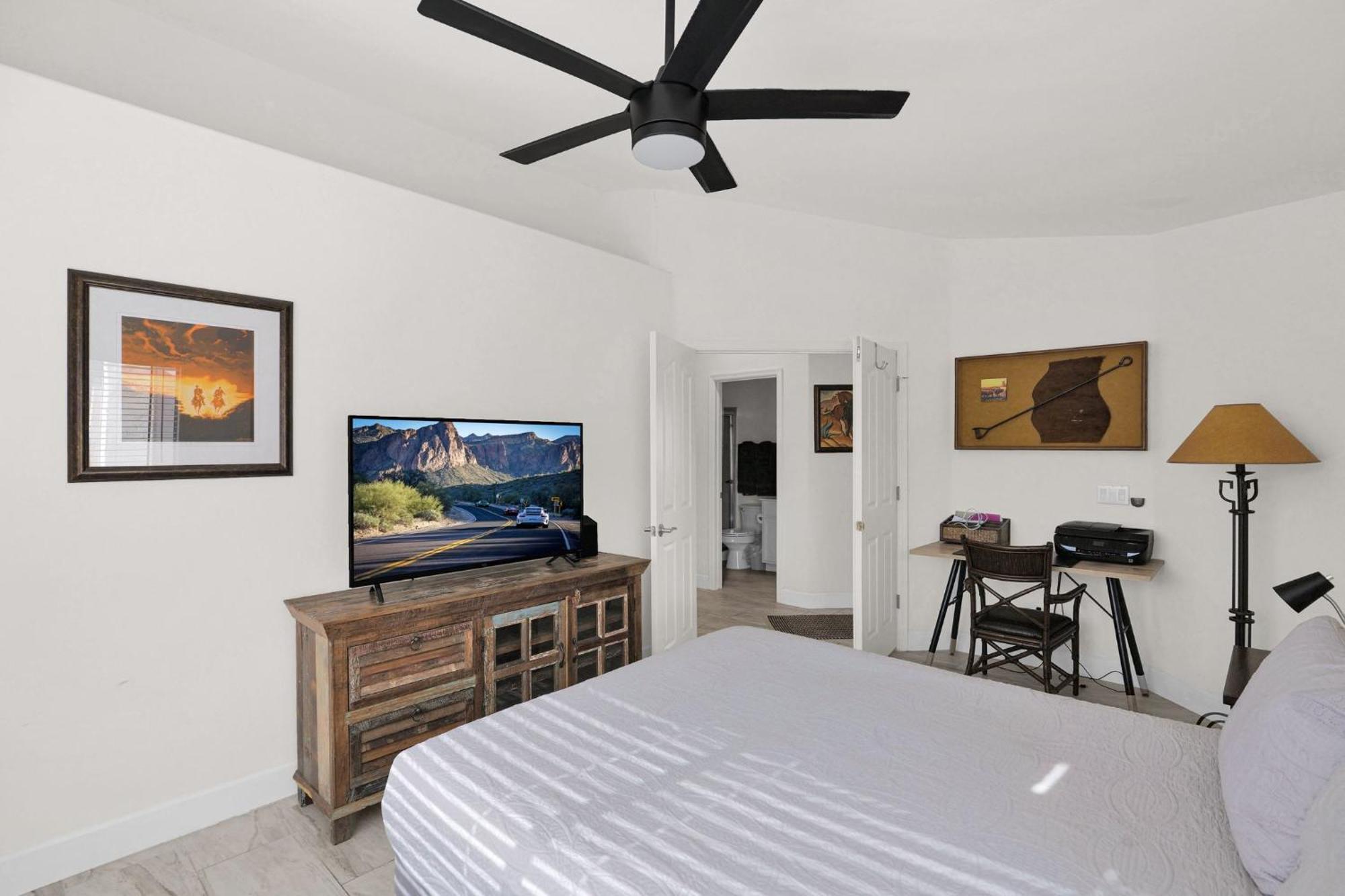 Privacy, Pickleball, Club House, Hiking, Mountains Holiday home *