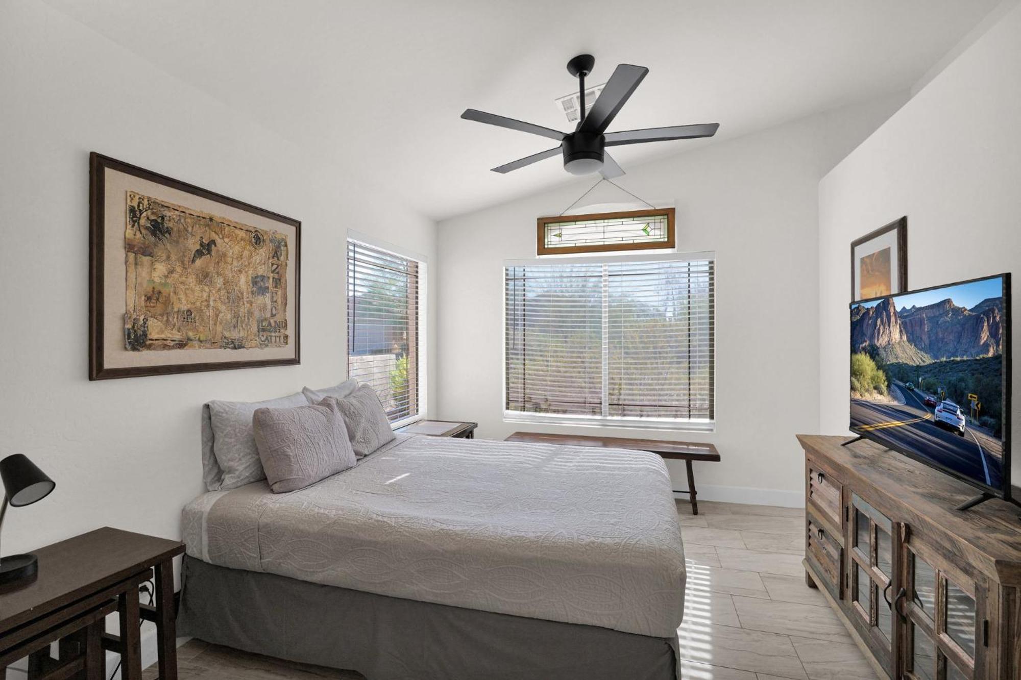 Privacy, Pickleball, Club House, Hiking, Mountains Holiday home Scottsdale