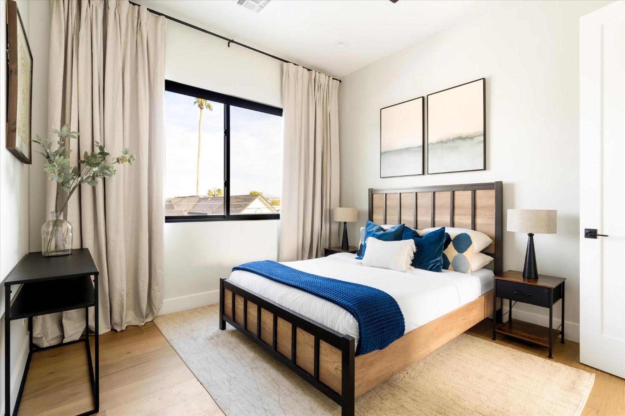Desert Palm Luxury Space - Walk To Old Town! Holiday home