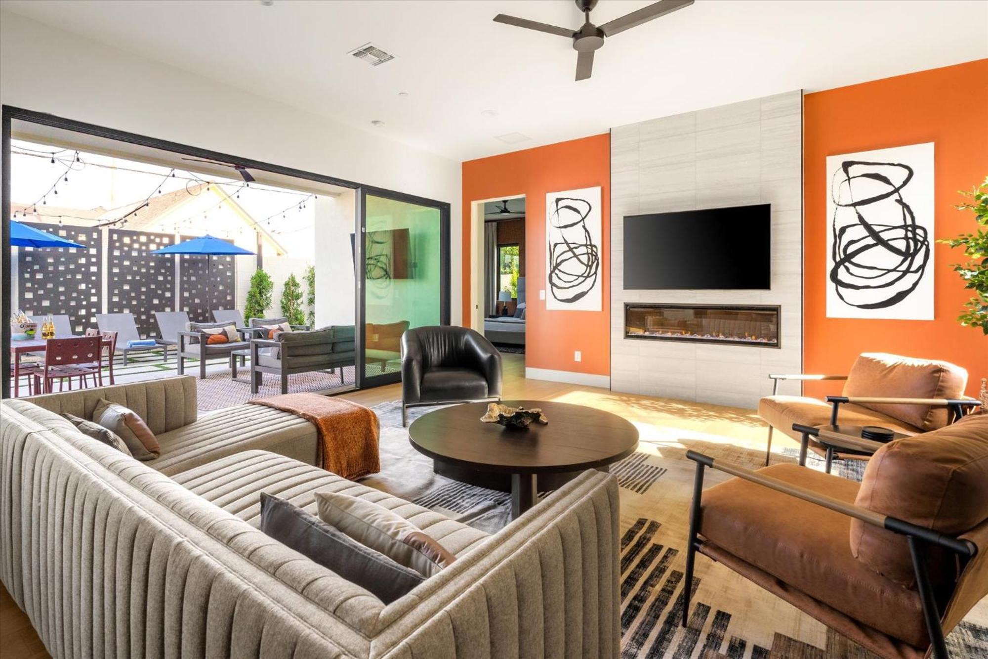 Desert Palm Luxury Space - Walk To Old Town! Holiday home *