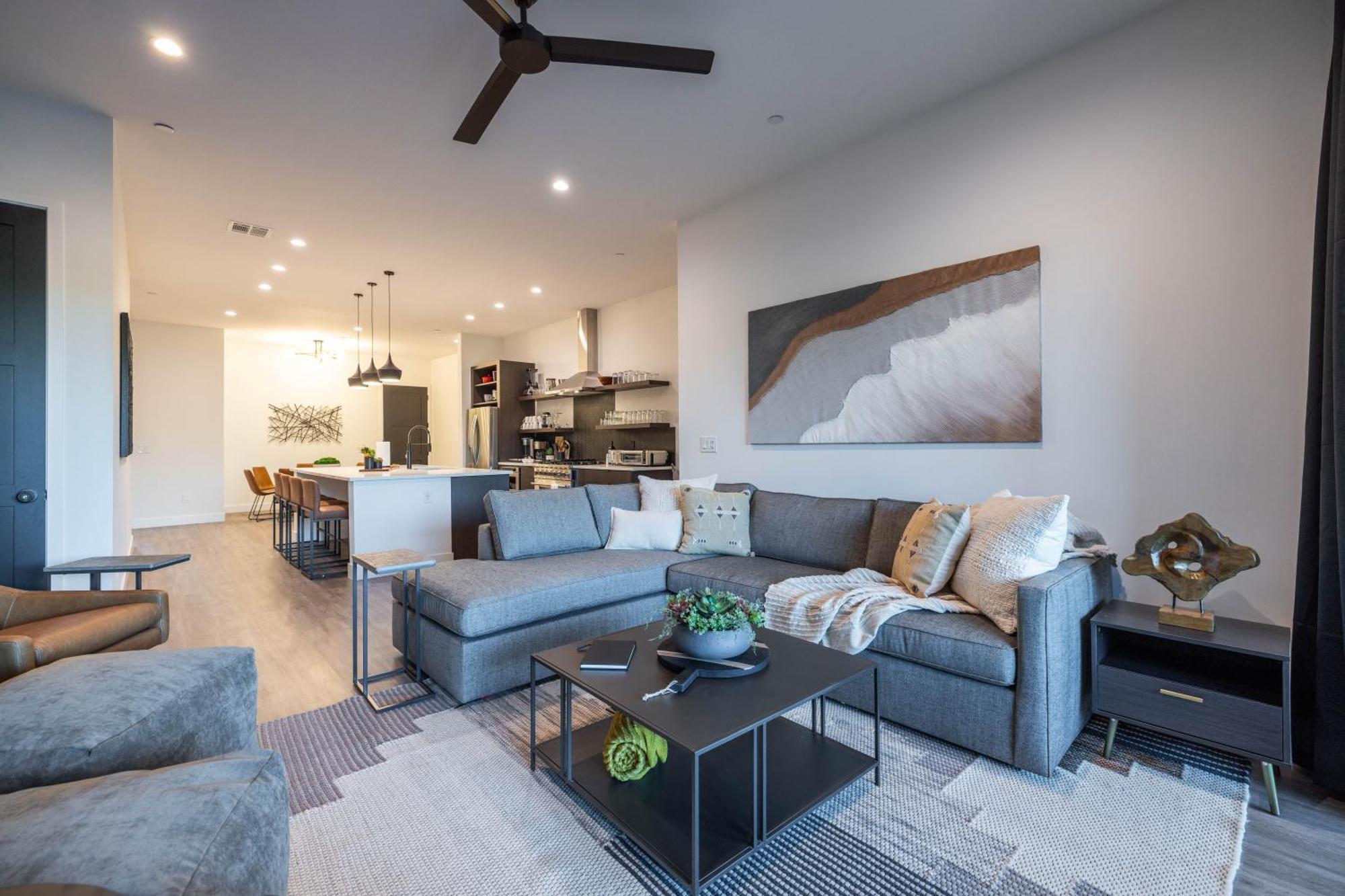 3 Bedrooms Scottsdale