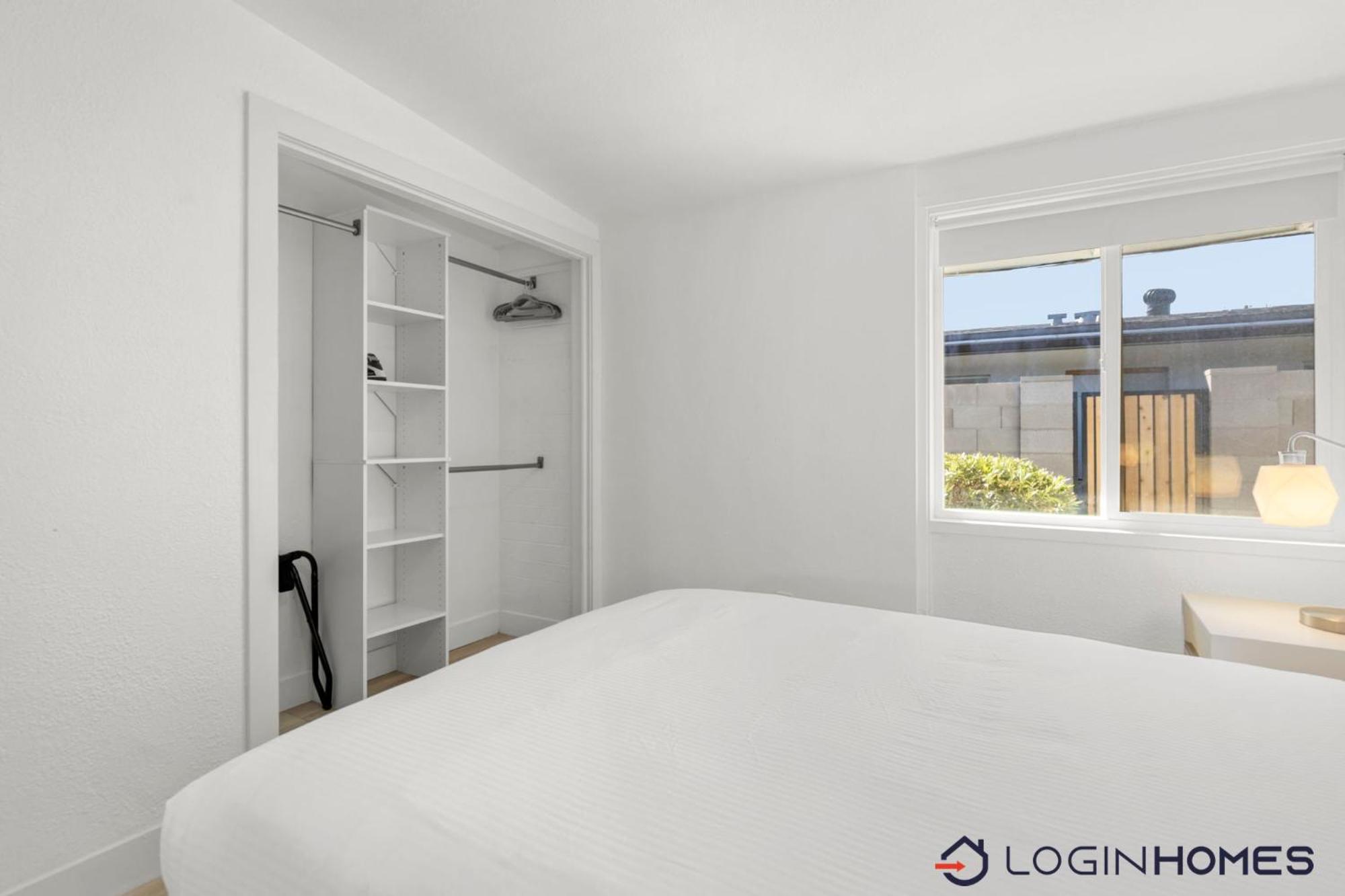 Holiday home Brand New W Parking Blocks From Oldtown- 4d